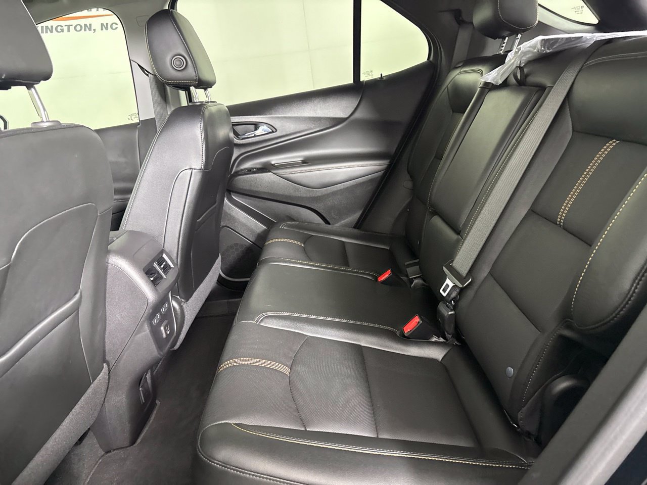 Used 2023 Chevrolet Equinox Premier AWD/4WD image 26