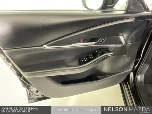 Certified 2025 MAZDA CX-30 AWD 2.5 S w/ Select Sport Pkg image 16