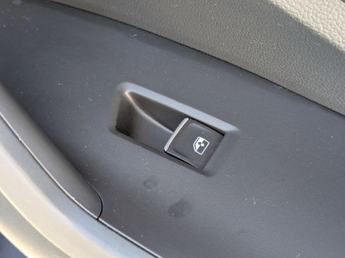 Used 2021 Volkswagen Jetta SE image 35