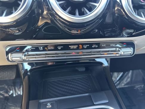 Used 2025 Mercedes-Benz CLA 250 4MATIC image 20