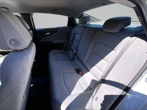 Used 2021 Chevrolet Malibu LS FWD image 19