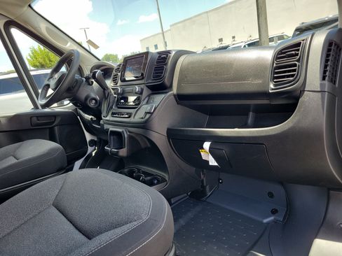 Used 2025 RAM ProMaster 2500 w/ U-Haul Equipment Group FWD image 18