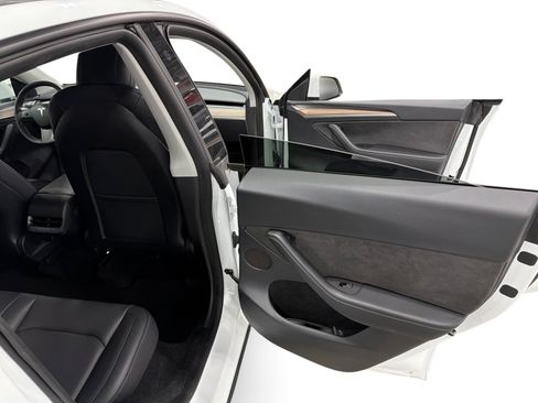 Certified 2023 Tesla Model Y Long Range AWD/4WD image 12