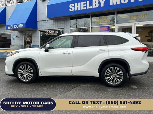 Used 2022 Toyota Highlander Platinum image 9