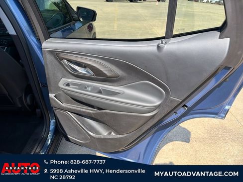 Used 2024 GMC Terrain SLE FWD image 34
