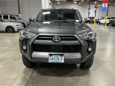 Used 2022 Toyota 4Runner SR5 Premium image 8