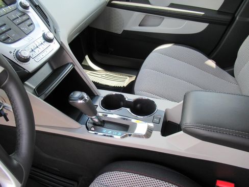 Used 2016 Chevrolet Equinox LT FWD image 16