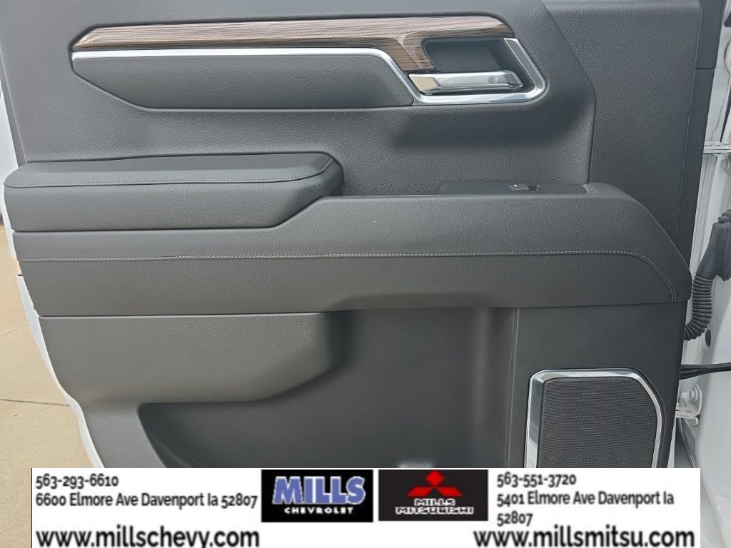 Used 2022 Chevrolet Silverado 1500 LT Trail Boss w/ LT Trail Boss Premium Package AWD/4WD image 16