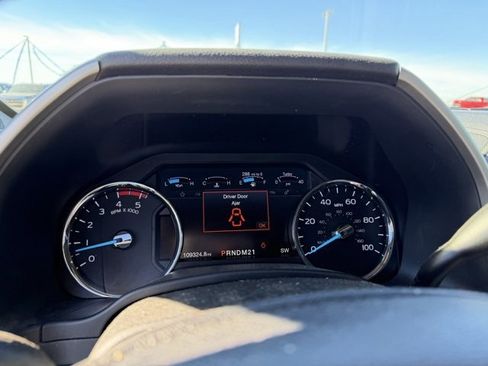 Used 2019 Ford F250 Lariat w/ Lariat Value Package image 14