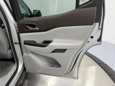 Used 2020 GMC Acadia SLT w/ LPO, Cargo Package image 28