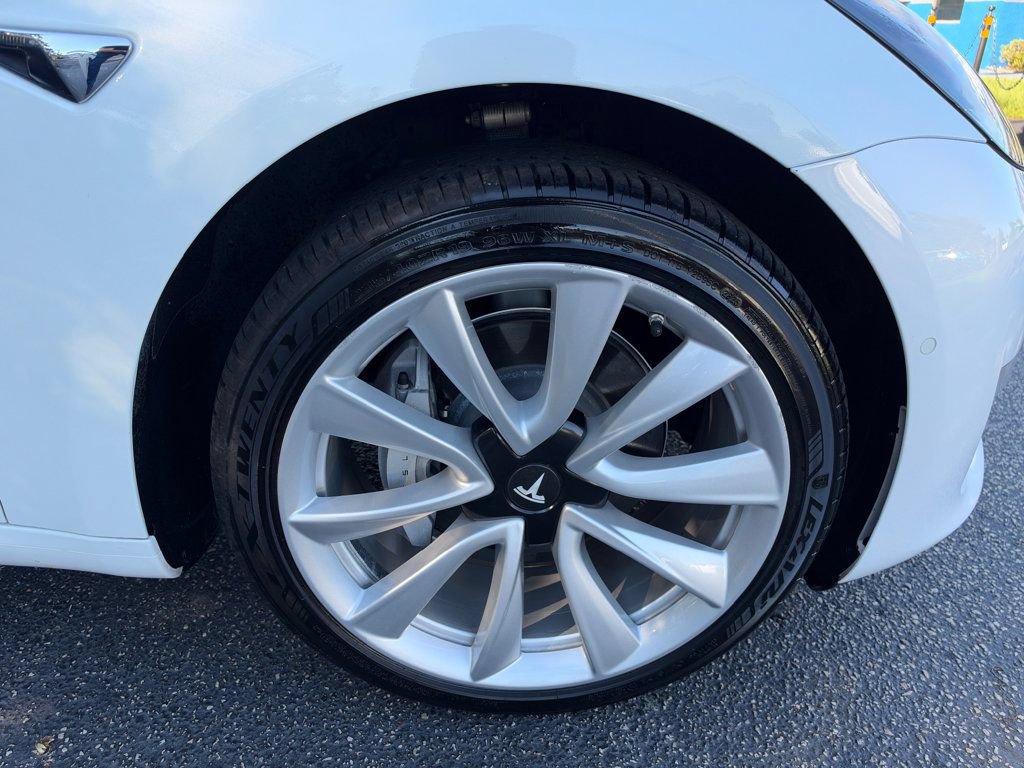 Used 2018 Tesla Model 3 Long Range RWD image 31