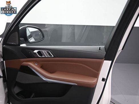 Certified 2024 BMW X7 xDrive40i image 19