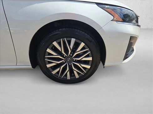 Used 2024 Nissan Altima 2.5 SV image 22