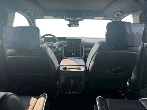 Used 2025 GMC Yukon XL AT4 Ultimate image 22