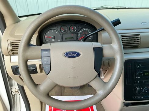 Used 2005 Ford Freestar SE image 27
