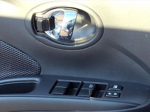 Used 2017 Nissan Versa SV w/ SV Special Edition Package image 17