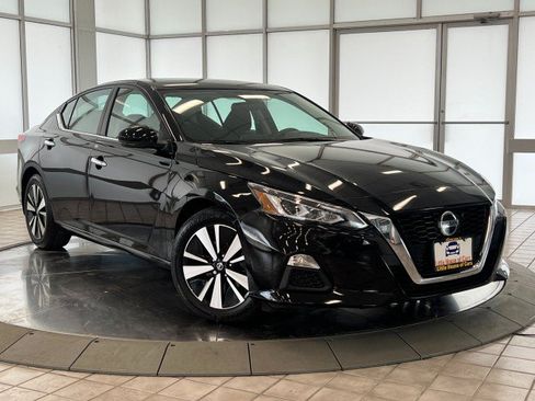 Used 2022 Nissan Altima 2.5 SV w/ SV Premium Package FWD image 1
