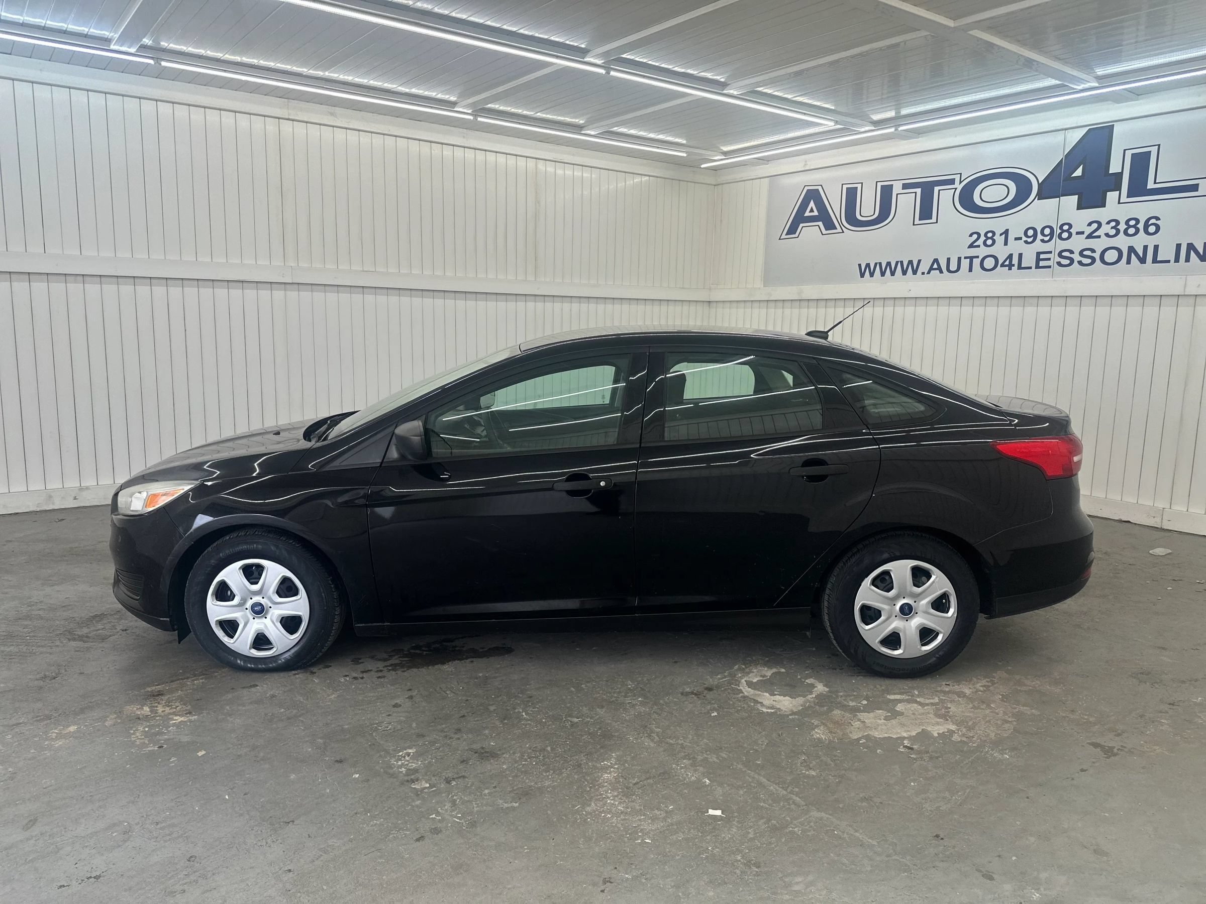 Used 2017 Ford Focus S FWD image 8
