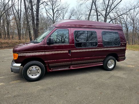 Used 2004 Ford E-250 and Econoline 250 image 11