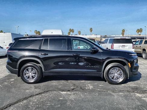 Certified 2026 Chevrolet Traverse LT w/ Driver Confidence Package image 30