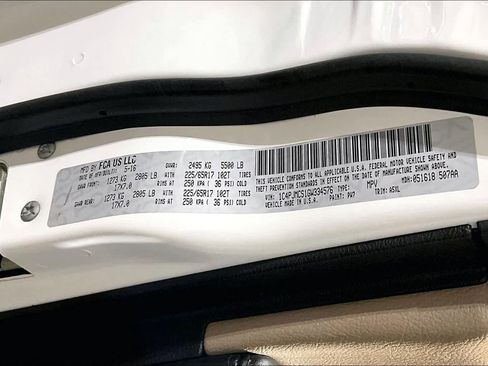 Used 2016 Jeep Cherokee Latitude w/ Comfort/Convenience Group image 37