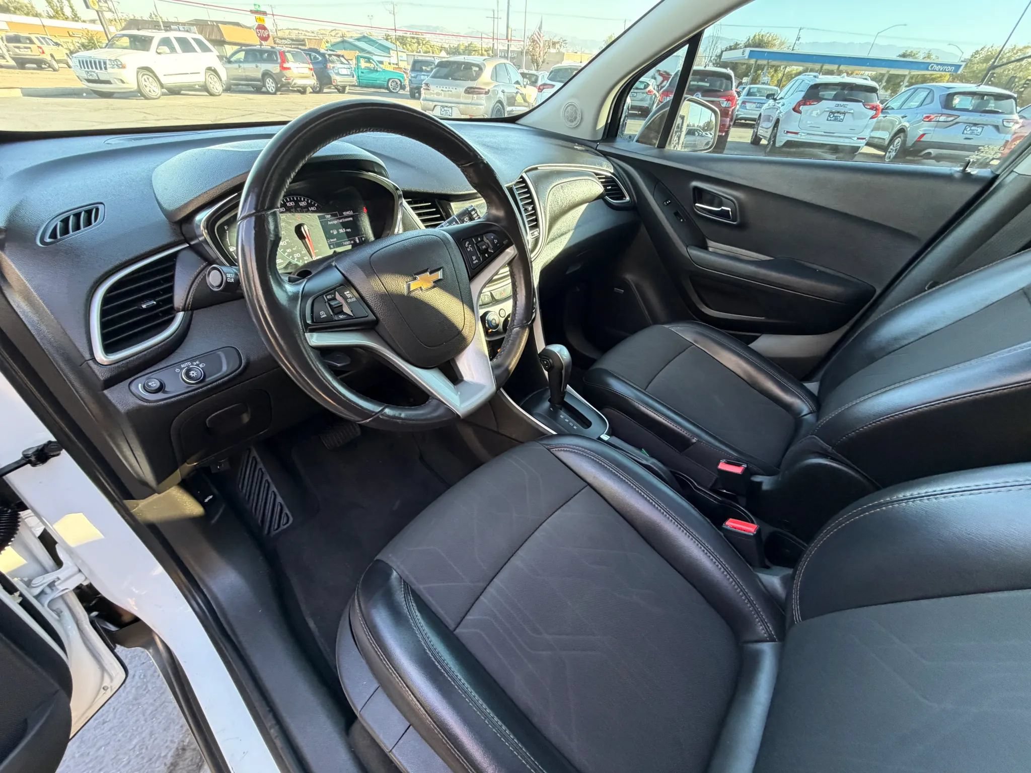 Used 2019 Chevrolet Trax LT w/ Sun & Sound Package AWD/4WD image 11