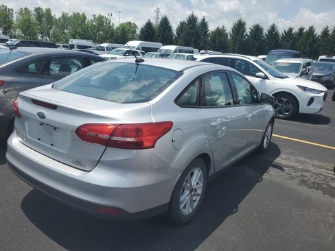 Used 2016 Ford Focus SE FWD image 7