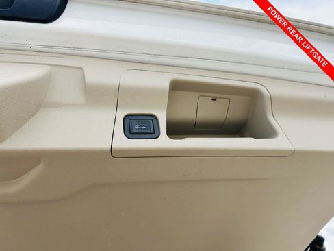 Used 2018 GMC Acadia Denali w/ Technology Package AWD/4WD image 16