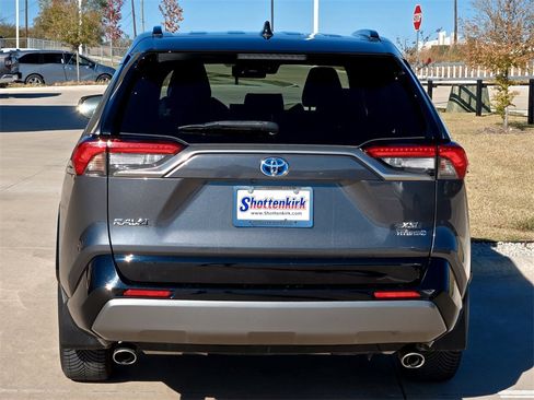 Used 2019 Toyota RAV4 XSE image 7