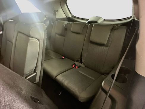 Used 2019 Toyota Highlander LE FWD image 28