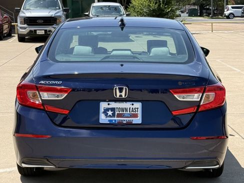 Used 2018 Honda Accord LX image 6