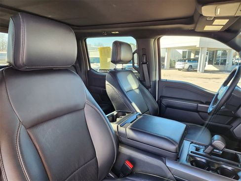 Used 2025 Ford F150 Lariat w/ Equipment Group 501A Mid image 14