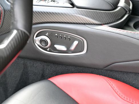 Used 2019 Aston Martin V8 Vantage Coupe image 18