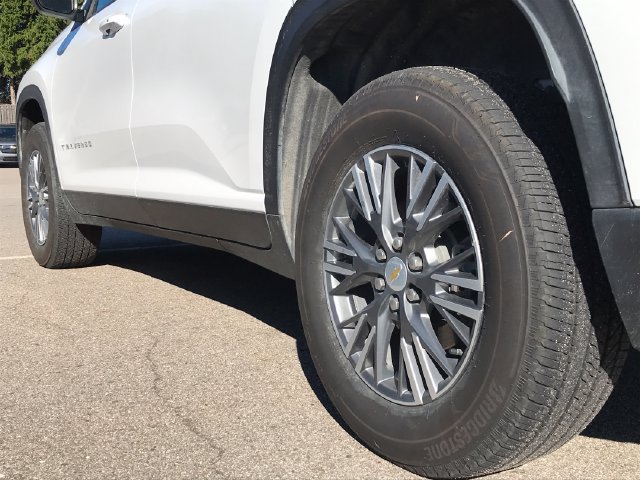 Certified 2025 Chevrolet Traverse LT w/ LPO, Floor Liner Package FWD image 35