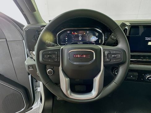 Used 2025 GMC Sierra 1500 Elevation AWD/4WD image 7