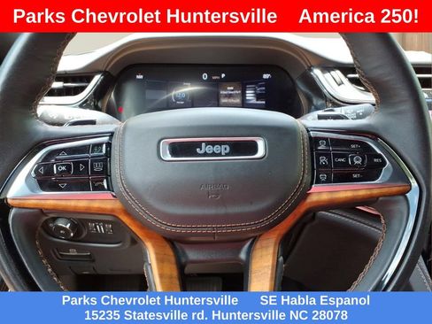 Used 2023 Jeep Grand Cherokee L Summit AWD/4WD image 11