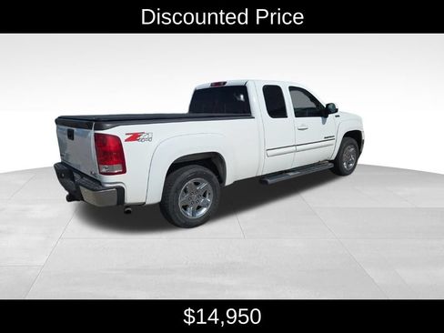 Used 2010 GMC Sierra 1500 SLE w/ All-Terrain Package AWD/4WD image 3
