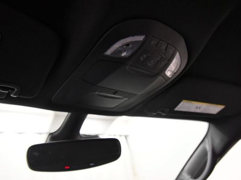 Used 2025 Chrysler Pacifica Select FWD image 25