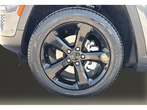 Used 2025 Jeep Grand Cherokee Limited w/ Luxury Tech Group II image 10