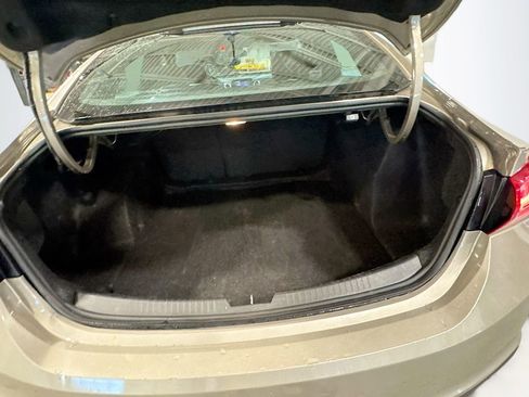 Used 2022 Chevrolet Malibu LT image 28