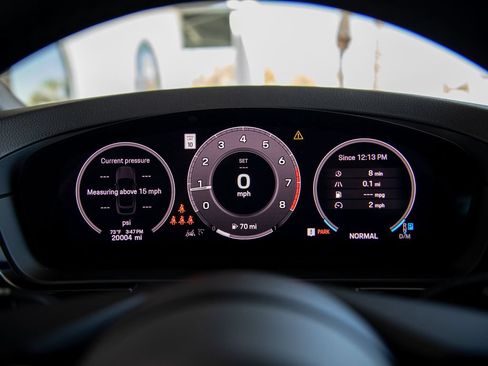 Certified 2024 Porsche Cayenne Coupe AWD/4WD image 13