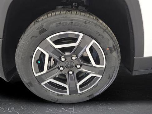 New 2026 Jeep Cherokee Limited image 37