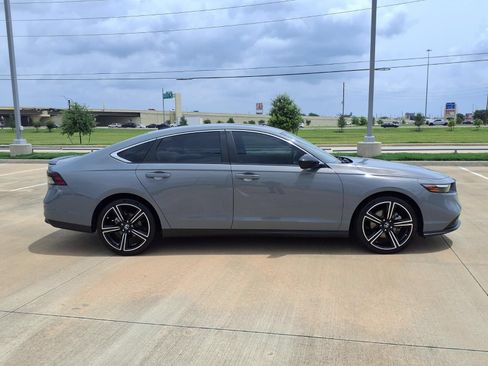 Used 2024 Honda Accord Sport image 8