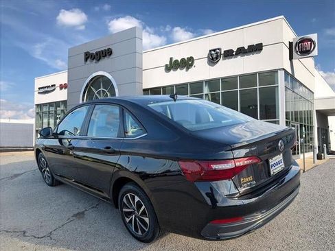 Used 2024 Volkswagen Jetta S image 3