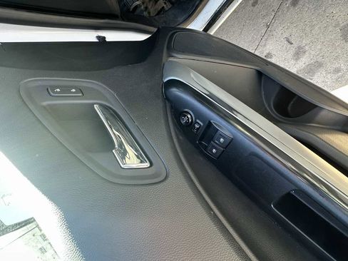 Used 2022 Chevrolet Colorado LT w/ Fleet Safety Package image 11