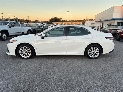 Used 2024 Toyota Camry LE image 4