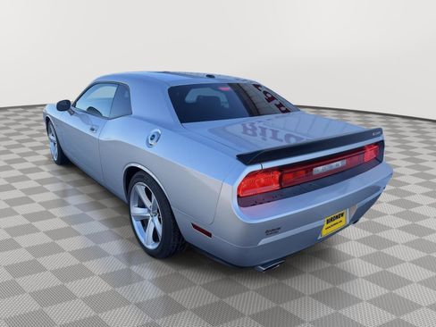 Used 2009 Dodge Challenger SRT8 w/ SRT Option Group II RWD image 8