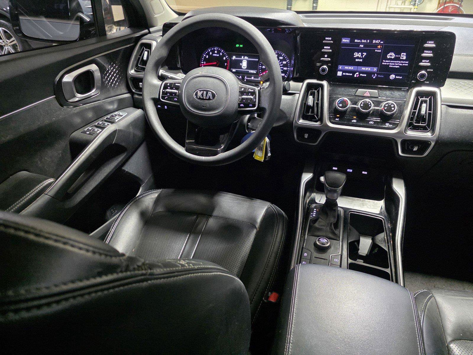 Used 2021 Kia Sorento LX FWD image 16