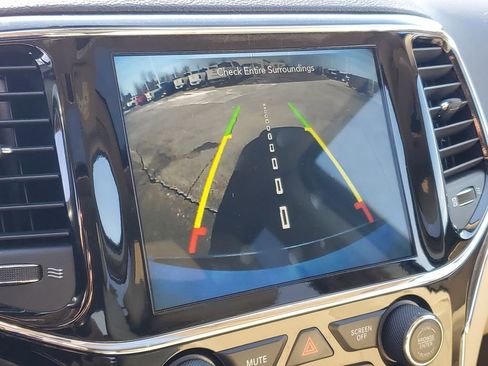 Used 2020 Jeep Grand Cherokee Limited image 19