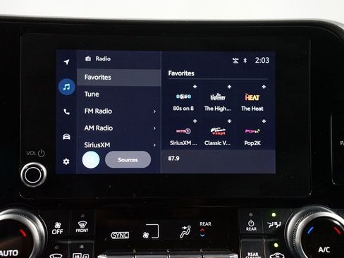 Used 2023 Toyota Highlander LE FWD image 18